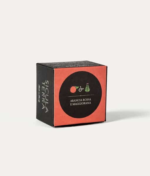 Cioccolatini aromatizzati con arancia rossa e maggiorana